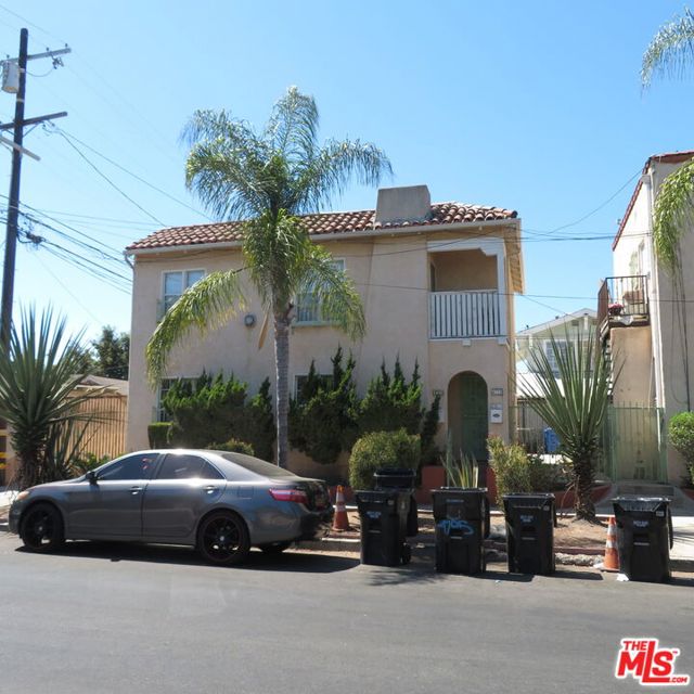4705 Halldale Avenue, Los Angeles CA: https://media.crmls.org/mediaz/cd4a0c9e-936f-4095-a4e0-98cc267e2e2c.jpg