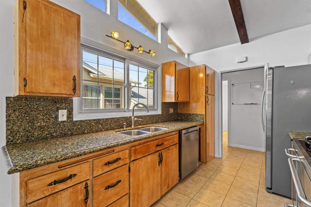 Detail Gallery Image 10 of 28 For 686 Alvin Street, San Diego,  CA 92114 - 4 Beds | 2 Baths