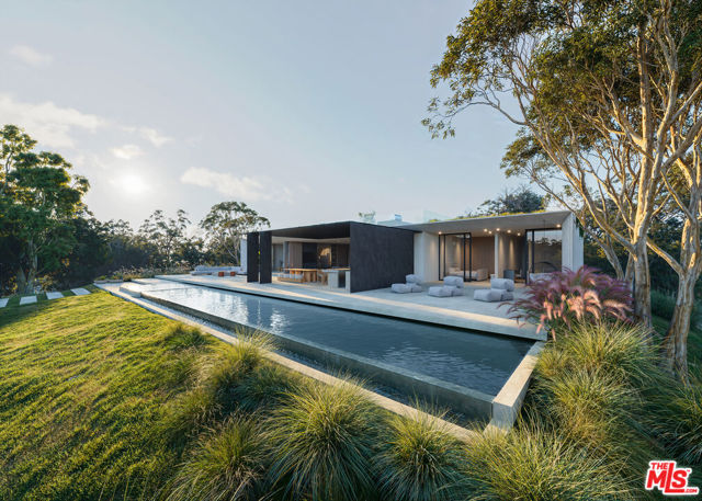 29200 Larkspur Lane, Malibu CA: https://media.crmls.org/mediaz/cd4b0d40-8bdc-414f-8fd9-10795df30f1a.jpg