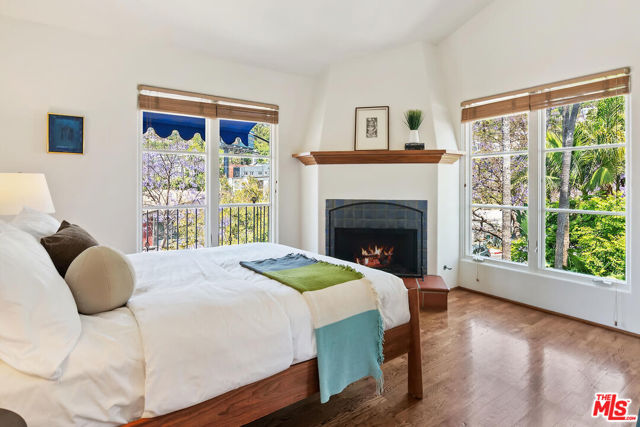 1414 N Harper Avenue, West Hollywood CA: https://media.crmls.org/mediaz/cd4c1ca9-f623-4b2b-afd4-6722f4cd5fe7.jpg