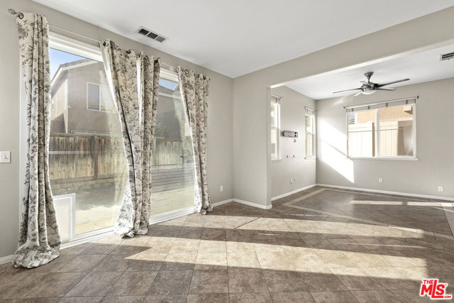 30319 Cedar Oak Lane, Castaic CA: https://media.crmls.org/mediaz/cd4c2761-51d5-491c-acef-43c68cc81c51.jpg
