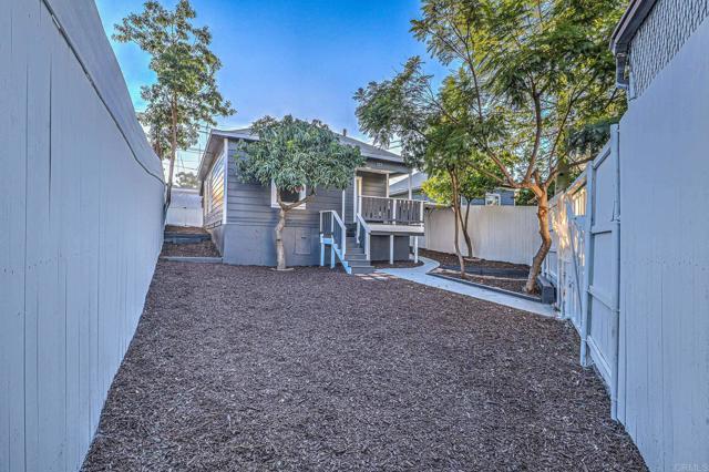 Detail Gallery Image 3 of 22 For 122 S 20th St, San Diego,  CA 92113 - 3 Beds | 2 Baths