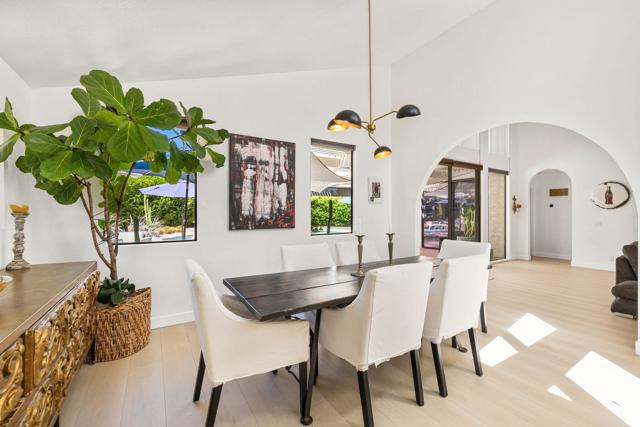 4 Lincoln Place, Rancho Mirage CA: https://media.crmls.org/mediaz/cd4e574a-4c45-4f7b-b136-776f6d1a1b21.jpg