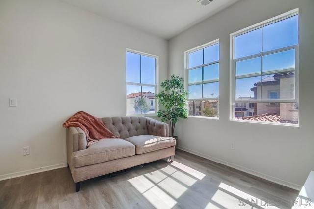 1225 Camino Avalon, Chula Vista CA: https://media.crmls.org/mediaz/cd4e9037-becd-47a8-9971-3b73a4fe41a3.jpg