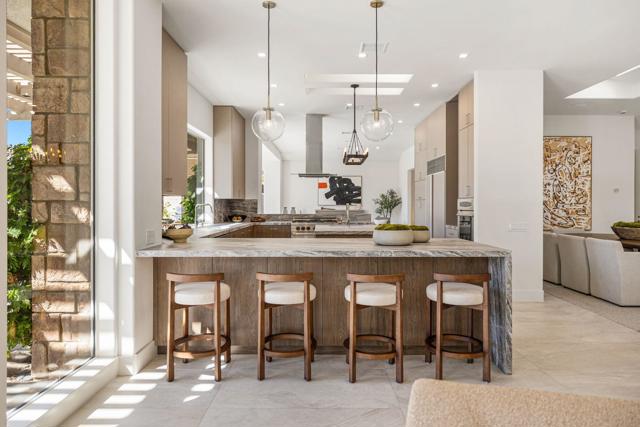 9 Regency Drive, Rancho Mirage CA: https://media.crmls.org/mediaz/cd4f88b3-1dc6-4d6c-b99b-9f58f4360801.jpg