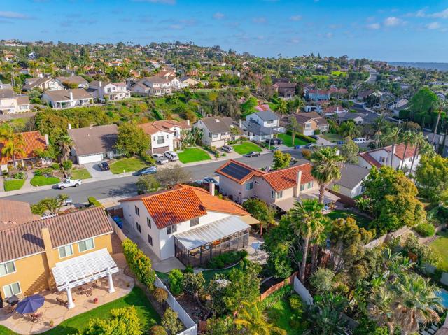6433 La Paloma Street, Carlsbad CA: https://media.crmls.org/mediaz/cd4f937c-754c-47cd-862f-a3c2ec5e8b60.jpg