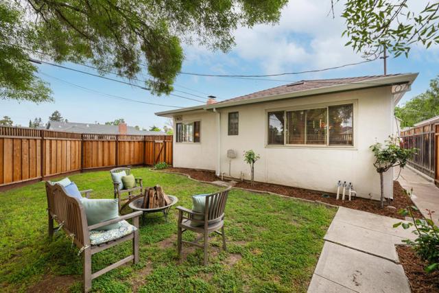 1903 Madison Avenue, Redwood City CA: https://media.crmls.org/mediaz/cd4ff362-5e6d-4065-9427-b14e25c46c2e.jpg