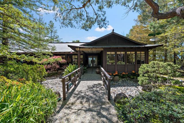 25 Toro Court, Portola Valley CA: https://media.crmls.org/mediaz/cd504003-8bbe-41ba-85de-e48da5c90589.jpg