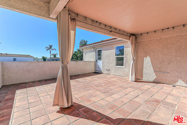 117 Navajo Lane, Topanga CA: https://media.crmls.org/mediaz/cd50afad-0d64-4956-9129-689ba5914507.jpg