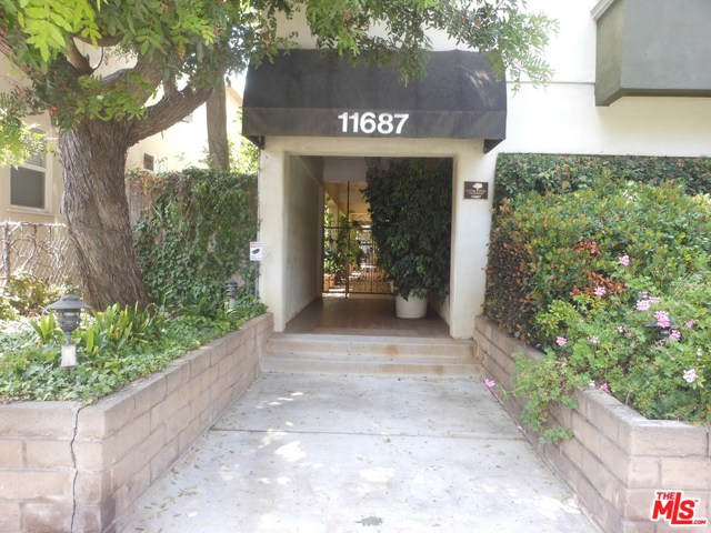 11687 Montana Ave #307, Los Angeles, CA 90049