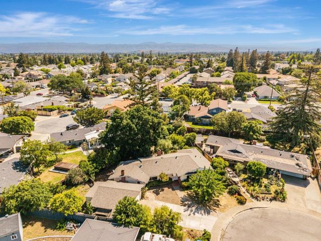 1040 Longfellow Avenue, Campbell CA: https://media.crmls.org/mediaz/cd51547f-7243-4191-8e12-066207ff4927.jpg
