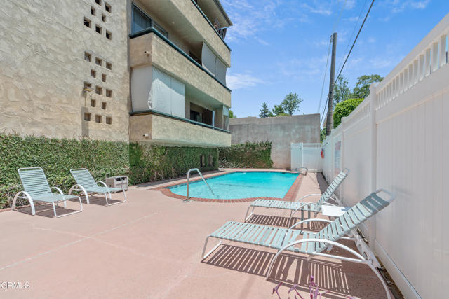 960 San Pasqual Street, Pasadena CA: https://media.crmls.org/mediaz/cd521030-363c-4436-83a6-2b25508de3fb.jpg