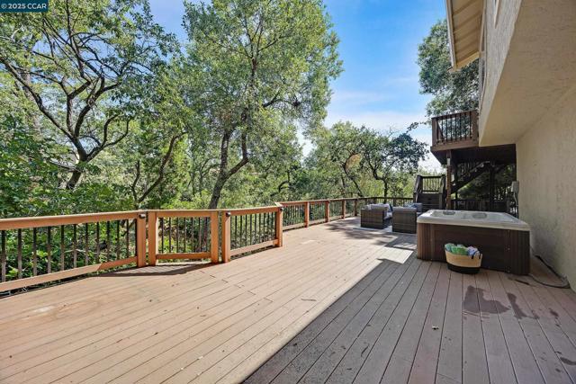14 Saint Louis Ln, Pleasant Hill CA: https://media.crmls.org/mediaz/cd52313c-78a6-439a-8ddc-9c7d5dc9f064.jpg
