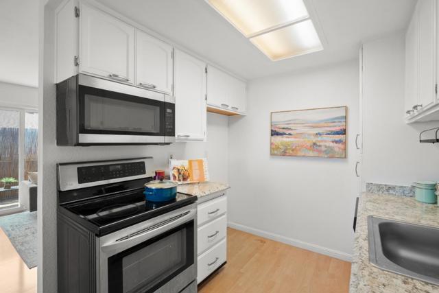 25163 Copa Del Oro Drive, Hayward CA: https://media.crmls.org/mediaz/cd52cd9f-0e5f-46e9-a654-d635d9e28e78.jpg