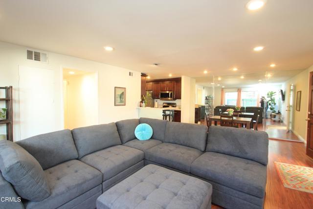 Detail Gallery Image 13 of 46 For 5700 Etiwanda Ave #123,  Tarzana,  CA 91356 - 3 Beds | 2 Baths