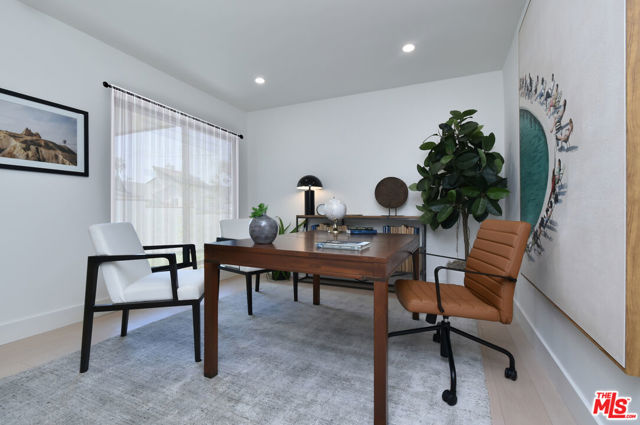 15431 Milbank Street, Encino CA: https://media.crmls.org/mediaz/cd53cd99-352e-4aaa-abb8-29315b253871.jpg