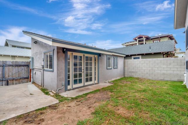 4232 Arden Way, San Diego CA: https://media.crmls.org/mediaz/cd54fd8b-e745-4928-9fe6-3ec2b9dad728.jpg