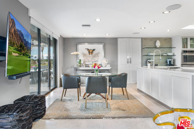 4 Trinity Court, Rancho Mirage CA: https://media.crmls.org/mediaz/cd5510ba-2f7f-47b1-923b-85403f608adb.jpg