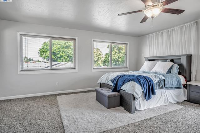 360 Calmace Dr, Dixon CA: https://media.crmls.org/mediaz/cd55f17f-303b-4967-91c9-1a4b72e47c5f.jpg