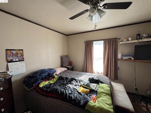1953 102nd Ave, Oakland CA: https://media.crmls.org/mediaz/cd560c96-64ab-4995-9dd8-e48826894d25.jpg
