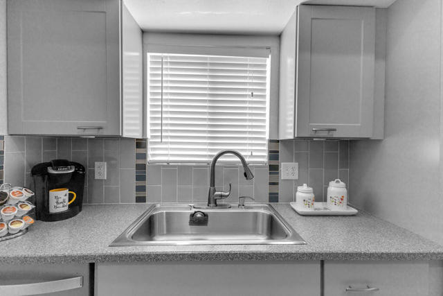 Image 8 of 35 For 2180 Palm Canyon Drive 34
