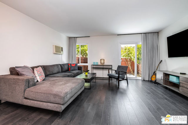 241 S Avenue 57, Los Angeles CA: https://media.crmls.org/mediaz/cd56aaae-c9ac-4312-9e3a-310c0017c92d.jpg