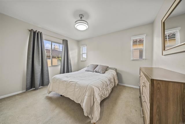 2194 Honeybee Street, Chula Vista CA: https://media.crmls.org/mediaz/cd5757ae-e060-4e6f-b1c7-0c557f46702a.jpg