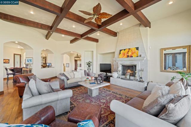 633 Kalthoff Cmn, Livermore CA: https://media.crmls.org/mediaz/cd589b9e-f389-4a77-b9f7-e236e81bc21b.jpg
