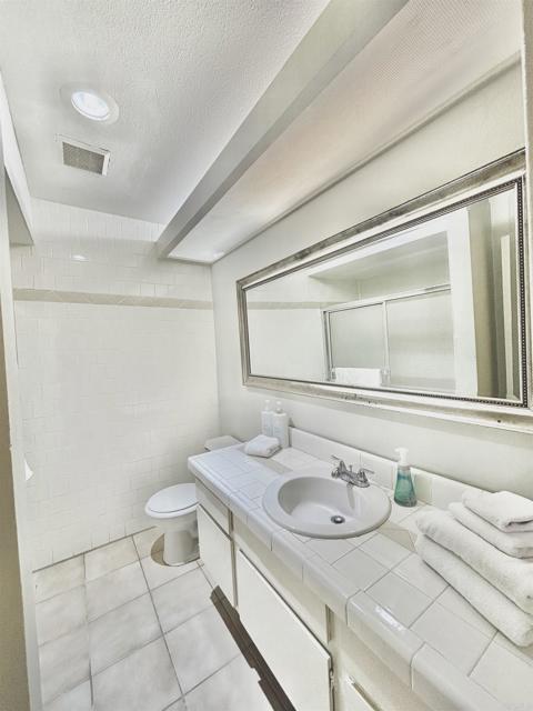 Detail Gallery Image 6 of 19 For 6202 Friars Rd #302,  San Diego,  CA 92108 - 2 Beds | 1 Baths