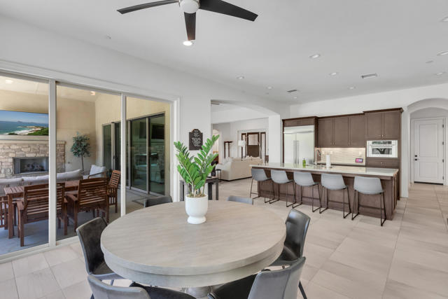 81805 Four Seasons Place, La Quinta CA: https://media.crmls.org/mediaz/cd5a45e7-e2ed-4c27-a7d8-06eeccd753c0.jpg