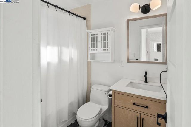2019 E St, Hayward CA: https://media.crmls.org/mediaz/cd5a82f3-2e2a-419c-b02c-a5f5cdc9cc32.jpg