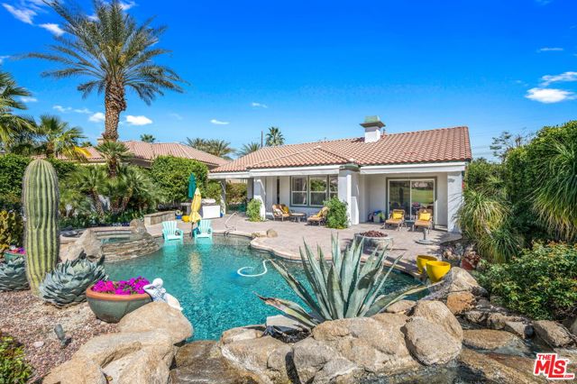 56645 Mountain, La Quinta CA: https://media.crmls.org/mediaz/cd5b147f-5b3c-431a-9fac-f7a05ff75939.jpg