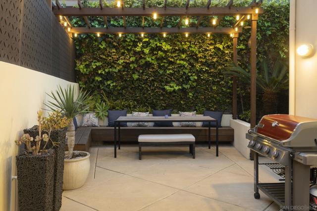 5787 Bellevue Ave, La Jolla CA: https://media.crmls.org/mediaz/cd5bdcdf-e698-4678-995d-16a4fdc48816.jpg