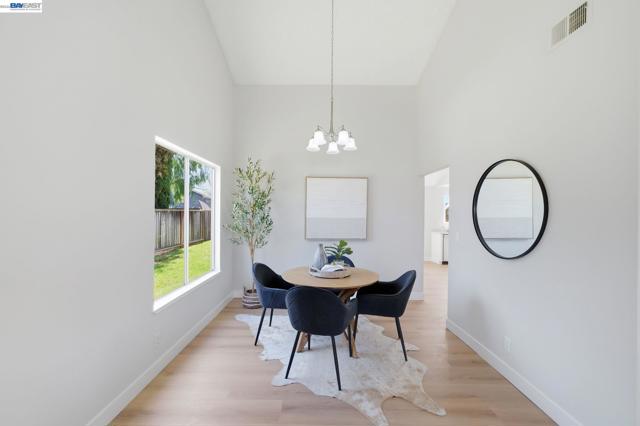 Image 5 of 47 For 5981 Skylinks