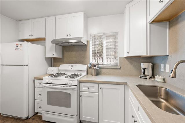 880 Jaybird Lane, Big Bear, CA 92315