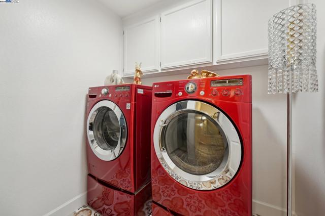 108 Kingswood Cir, Danville CA: https://media.crmls.org/mediaz/cd5df3f3-c62e-4291-910c-c3e02d597965.jpg