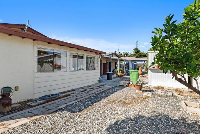 3607 Frenzel Cirl, Oceanside CA: https://media.crmls.org/mediaz/cd5e9425-a331-4aae-80f1-fc17b5006404.jpg