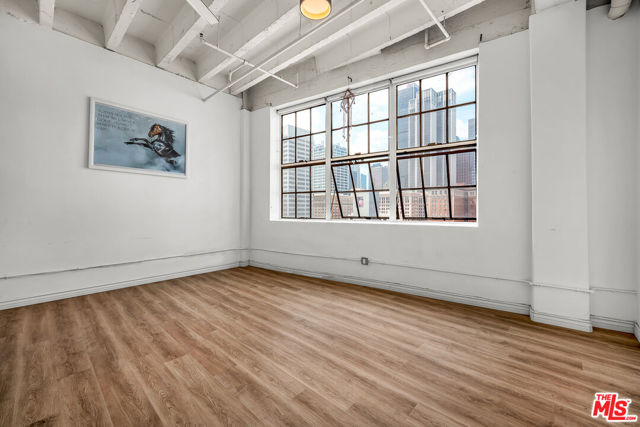 312 W 5th Street, Los Angeles CA: https://media.crmls.org/mediaz/cd5ec794-48e7-44b8-a5c2-1f43f6262131.jpg