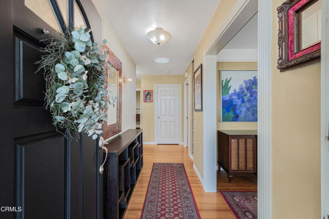 Detail Gallery Image 4 of 41 For 218 Palomares Ave, Ventura,  CA 93003 - 2 Beds | 2 Baths