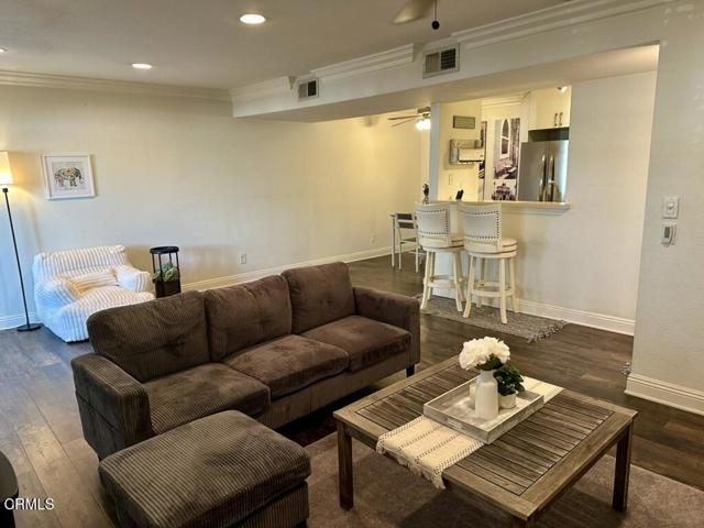 Detail Gallery Image 5 of 28 For 355 N Maple St #131,  Burbank,  CA 91505 - 1 Beds | 1 Baths