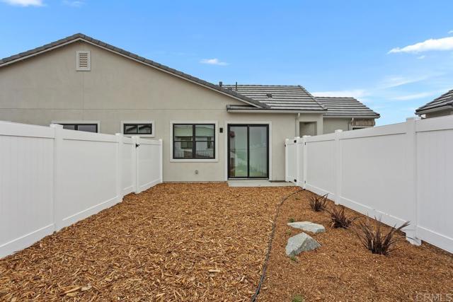 1219 Stonemark place, Vista CA: https://media.crmls.org/mediaz/cd5fdf8e-03e7-495e-ac8a-b6b6ff188827.jpg