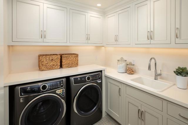 1310 Bay Laurel Drive, Menlo Park CA: https://media.crmls.org/mediaz/cd600451-2029-4f00-8673-d15e8ab07d82.jpg