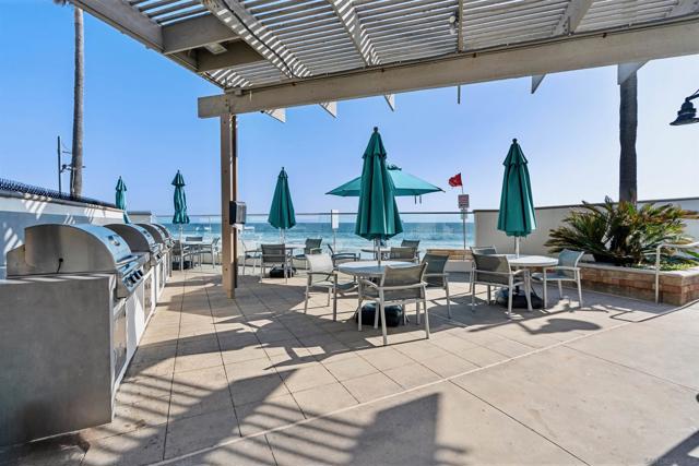 1810 Avenida Del Mundo, Coronado CA: https://media.crmls.org/mediaz/cd61454e-132a-4a56-b219-3eb37f3907a7.jpg