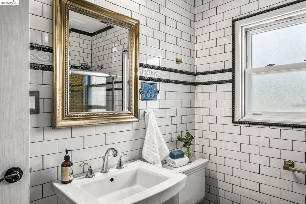 https://media.crmls.org/mediaz/cd61dc2e-9faf-4970-9bed-74f65cc68f47.jpg?preset=X-Large