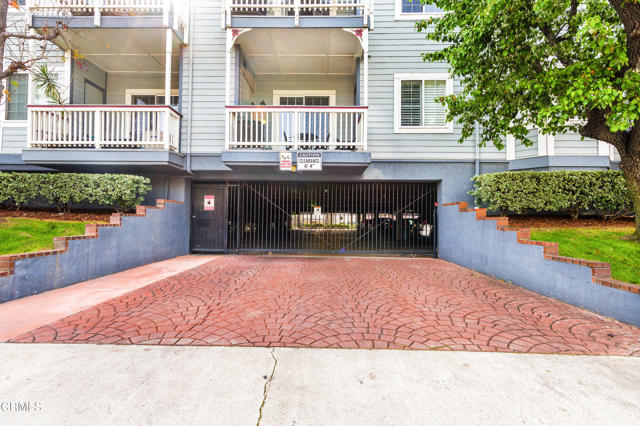 025_Garage Entry Gate