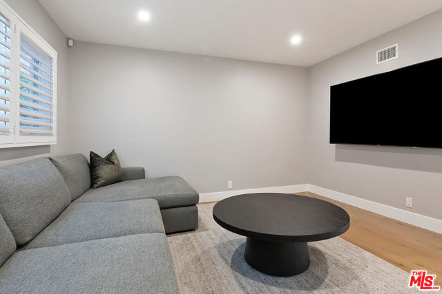 3482 Vista Haven Road, Sherman Oaks CA: https://media.crmls.org/mediaz/cd61f4de-ef4c-4d1c-a9de-c6f25b8f5977.jpg