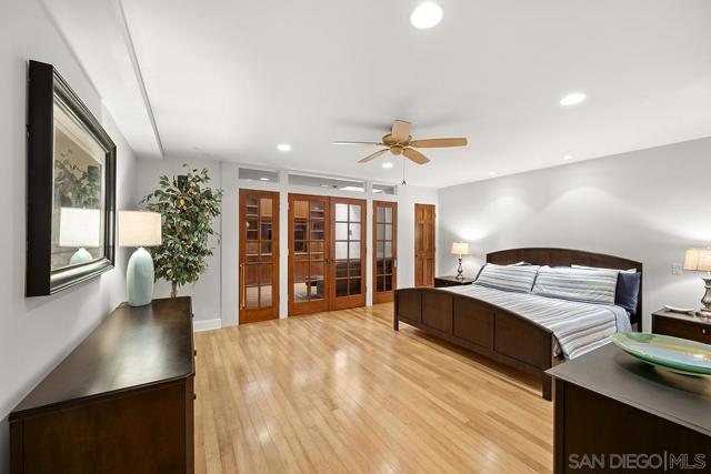 356 Prospect Street, La Jolla CA: https://media.crmls.org/mediaz/cd631654-9016-44d5-bd8b-297ce97435fe.jpg