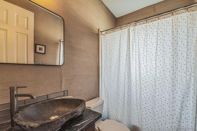 505 N Cedros, Solana Beach CA: https://media.crmls.org/mediaz/cd63db3a-d272-475a-af4f-0c22c3743d8a.jpg