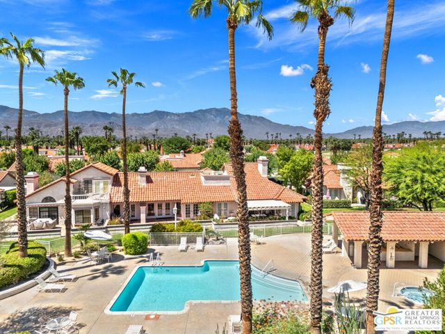 106 Avellino Circle, Palm Desert CA: https://media.crmls.org/mediaz/cd63ffc0-e30d-44b2-b179-a6bf4a7e2eb1.jpg