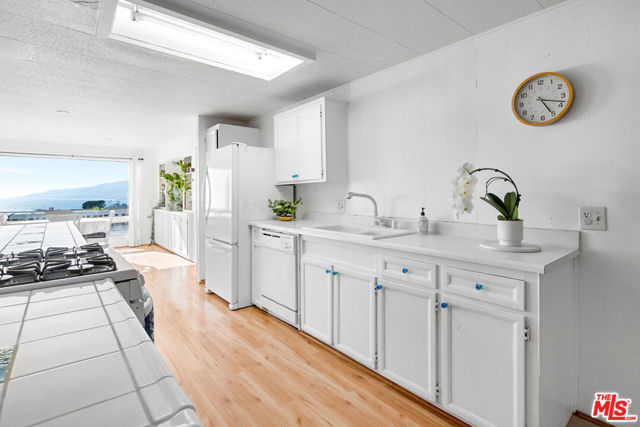 29500 Heathercliff, Malibu CA: https://media.crmls.org/mediaz/cd6428d7-7635-4563-8d9e-a0cb511d3961.jpg